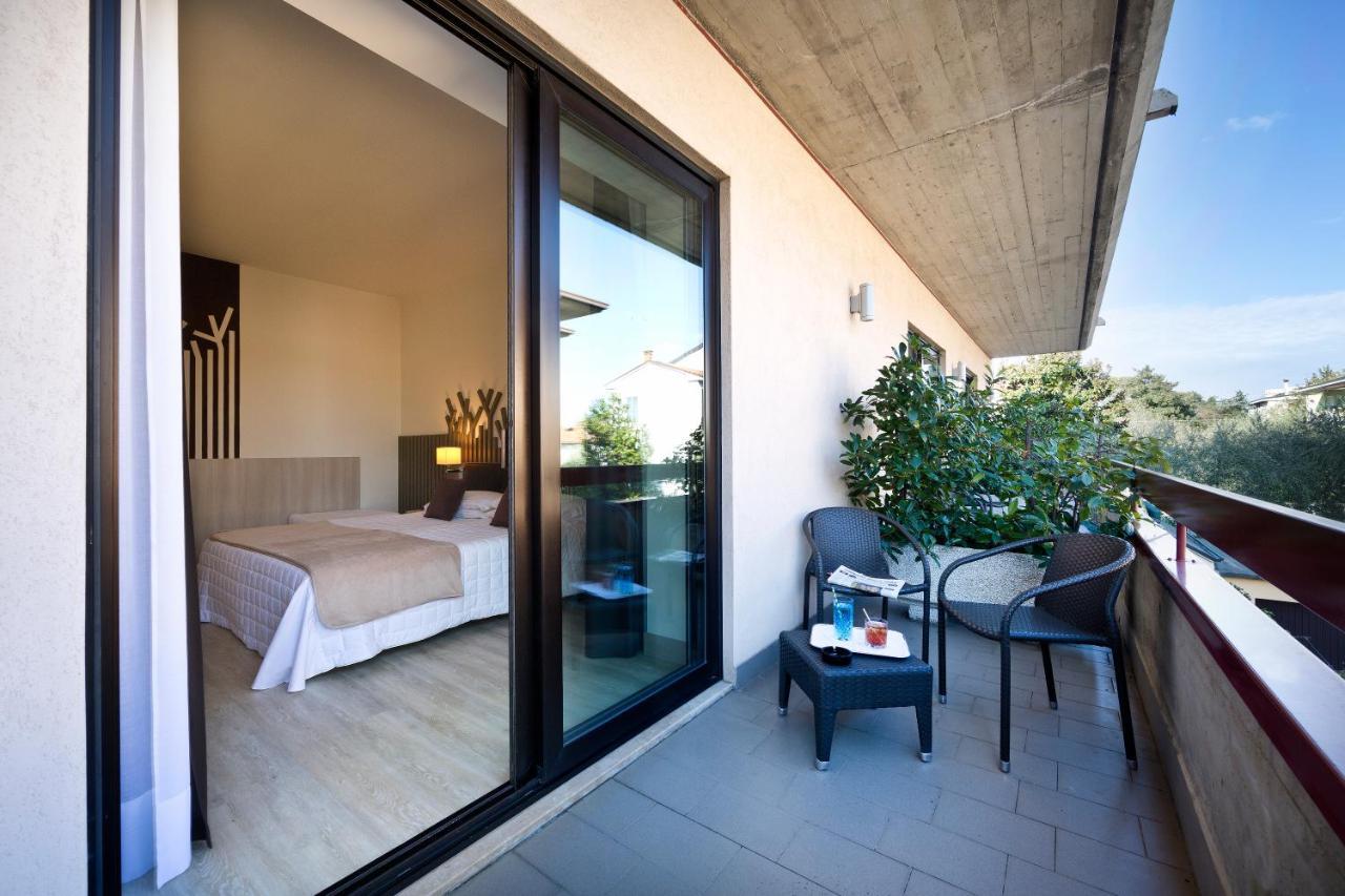 דסנזאנו דל גארדה Hotel Desenzano מראה חיצוני תמונה