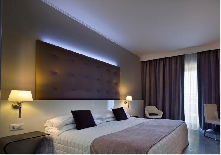 דסנזאנו דל גארדה Hotel Desenzano מראה חיצוני תמונה
