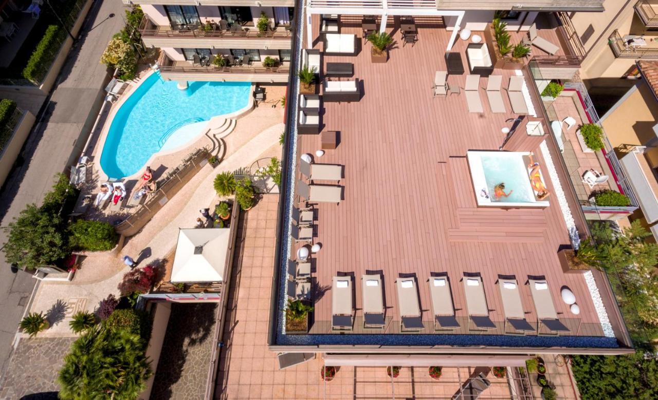 דסנזאנו דל גארדה Hotel Desenzano מראה חיצוני תמונה
