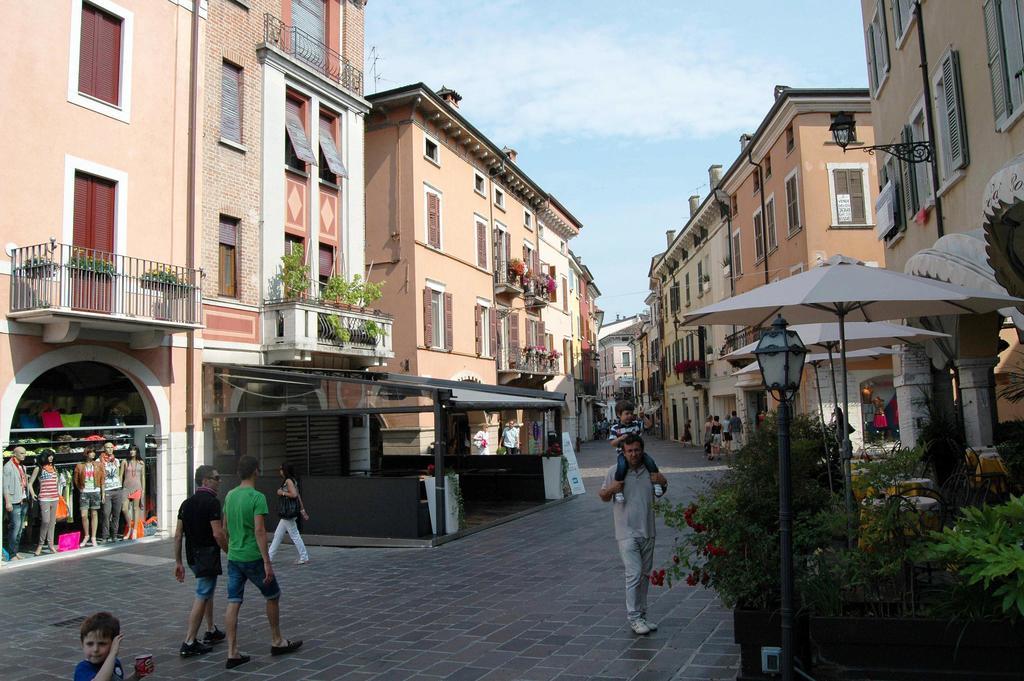 דסנזאנו דל גארדה Hotel Desenzano חדר תמונה