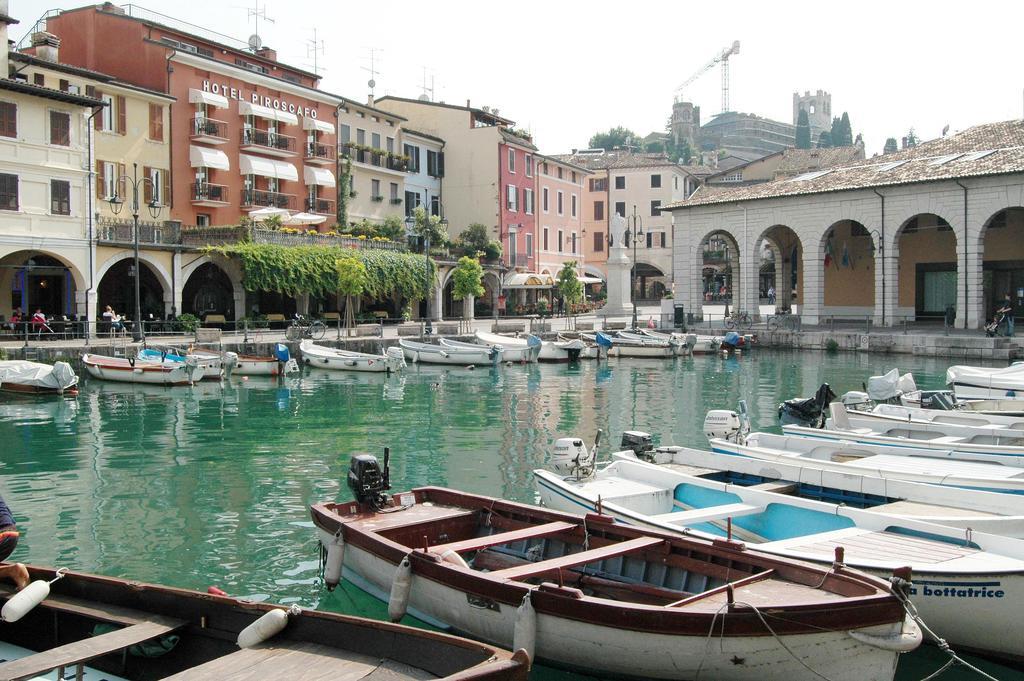 דסנזאנו דל גארדה Hotel Desenzano חדר תמונה