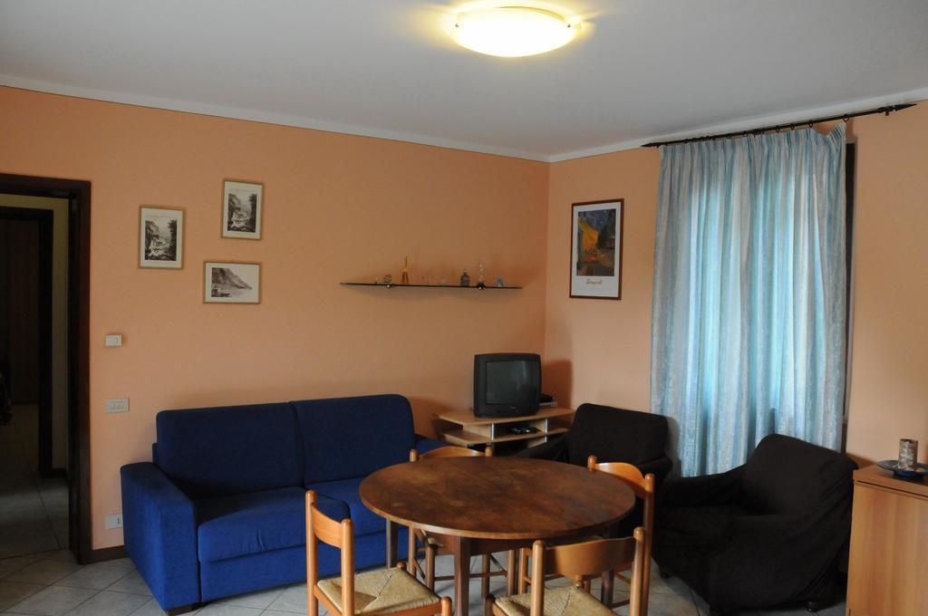 דסנזאנו דל גארדה Hotel Desenzano חדר תמונה