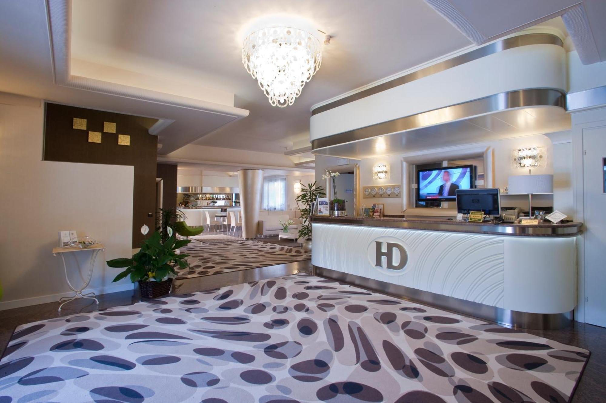 דסנזאנו דל גארדה Hotel Desenzano מראה חיצוני תמונה
