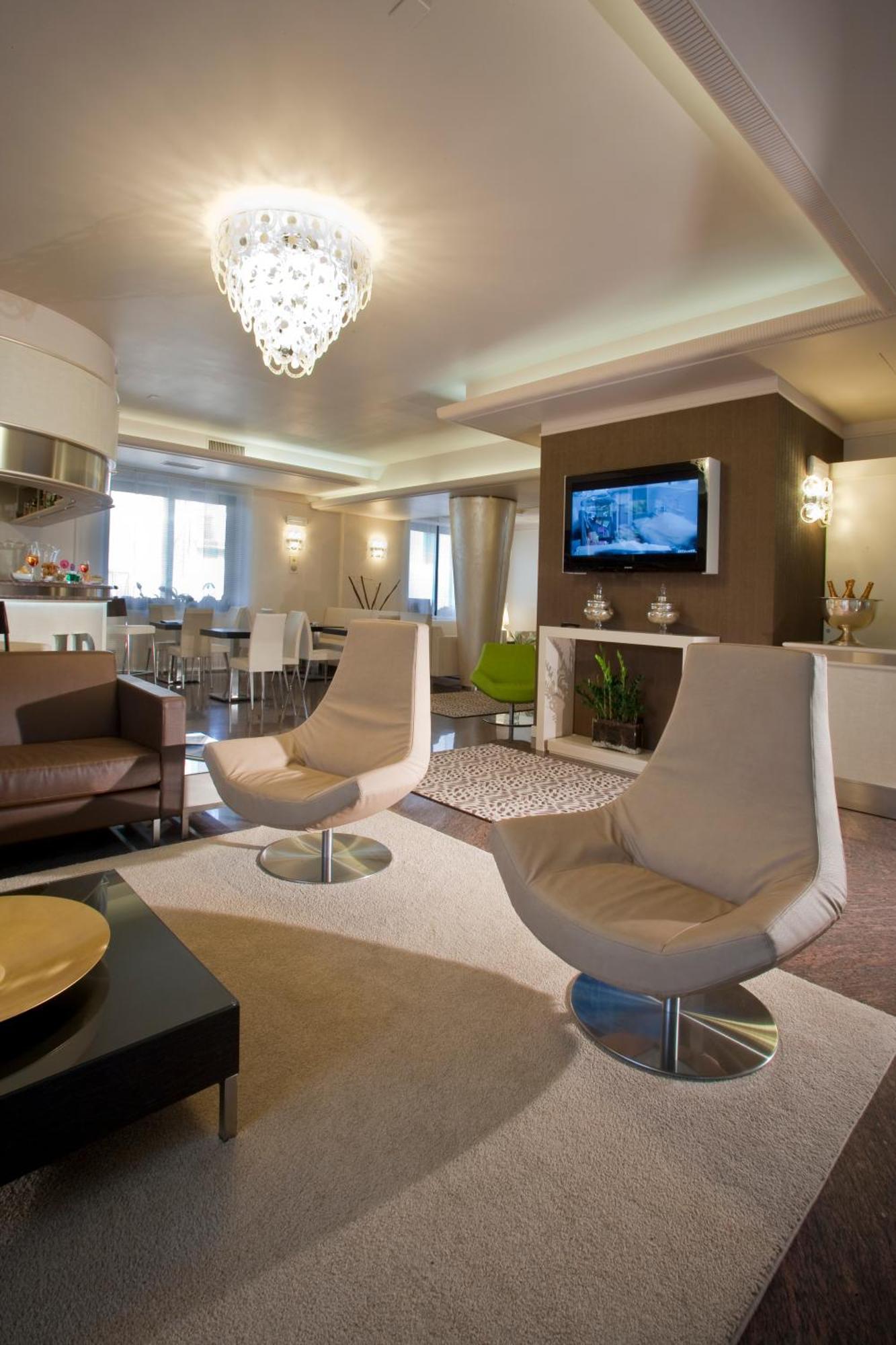 דסנזאנו דל גארדה Hotel Desenzano מראה חיצוני תמונה