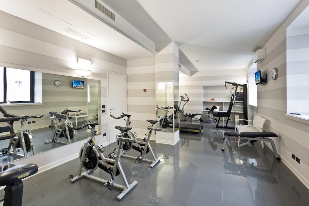 דסנזאנו דל גארדה Hotel Desenzano מראה חיצוני תמונה