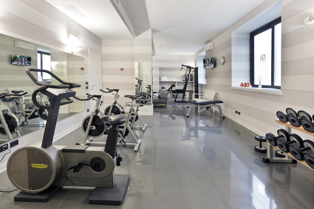 דסנזאנו דל גארדה Hotel Desenzano מראה חיצוני תמונה